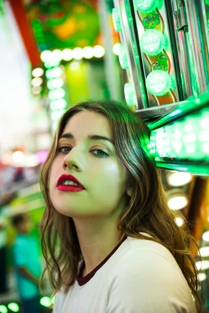 热门看点与资讯模块